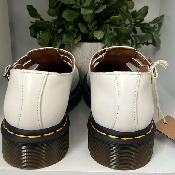 Dr. Martens Women's 8065 Mary Jane - Picture 7 of 11